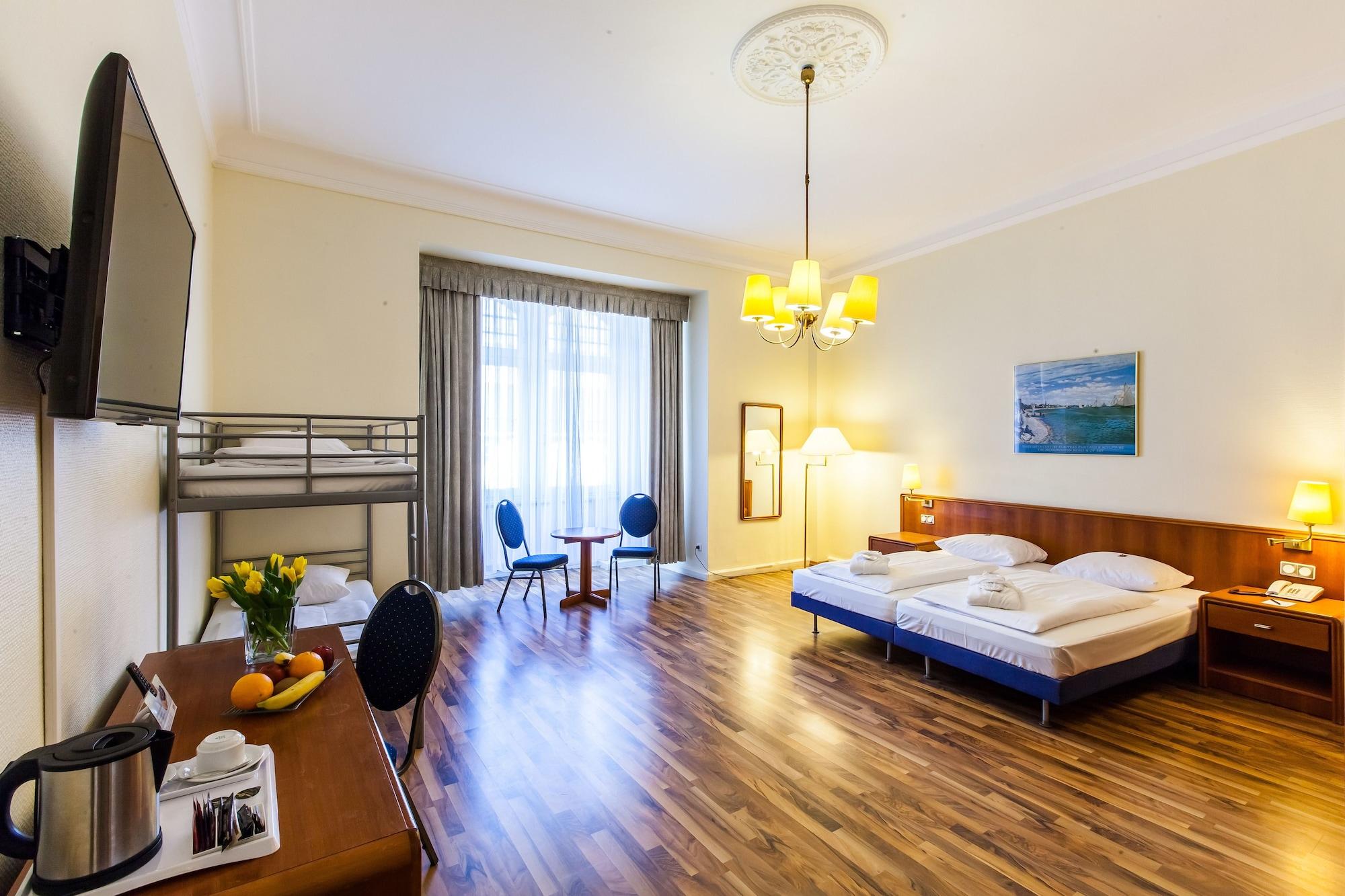 Hotel Monopol - Central Station Frankfurt am Main Eksteriør billede
