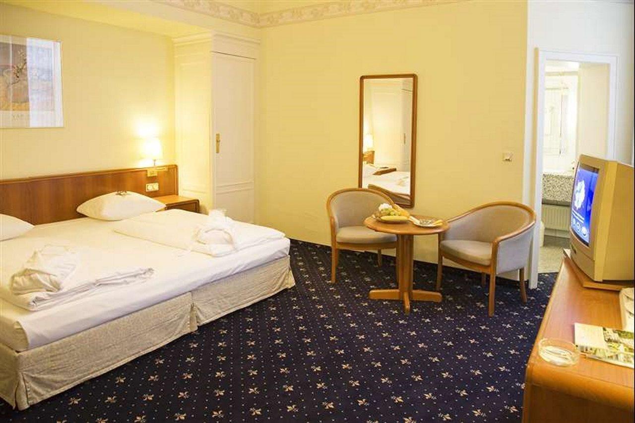 Hotel Monopol - Central Station Frankfurt am Main Værelse billede